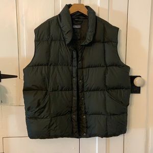 Men’s Lands’ End down vest, size L.  Forest green in color.